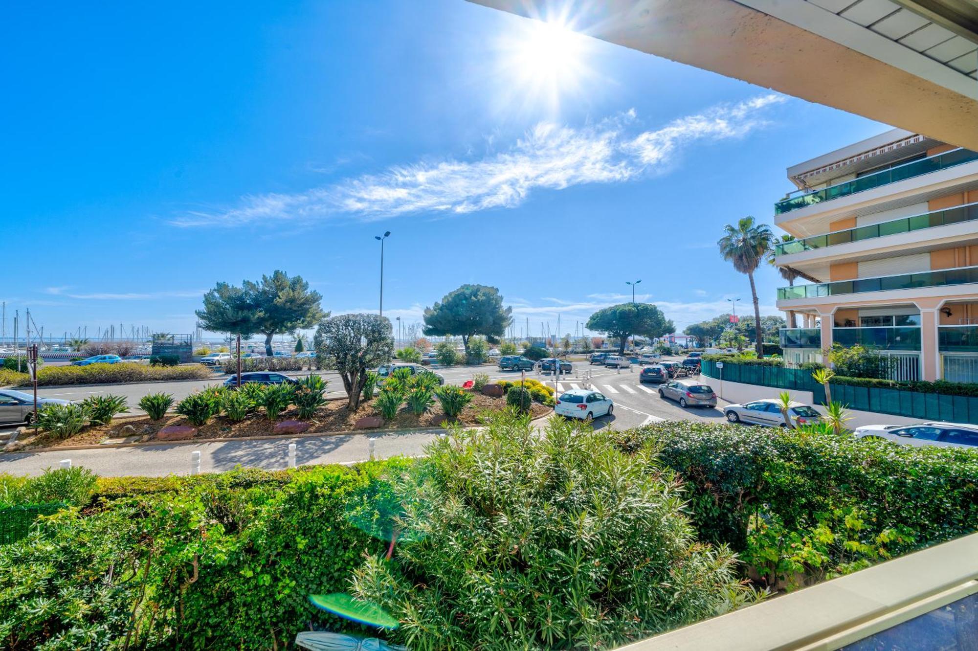 Magnifique 2 Pieces Vue Mer - Parking Proche Plage Saint-Laurent-du-Var Luaran gambar