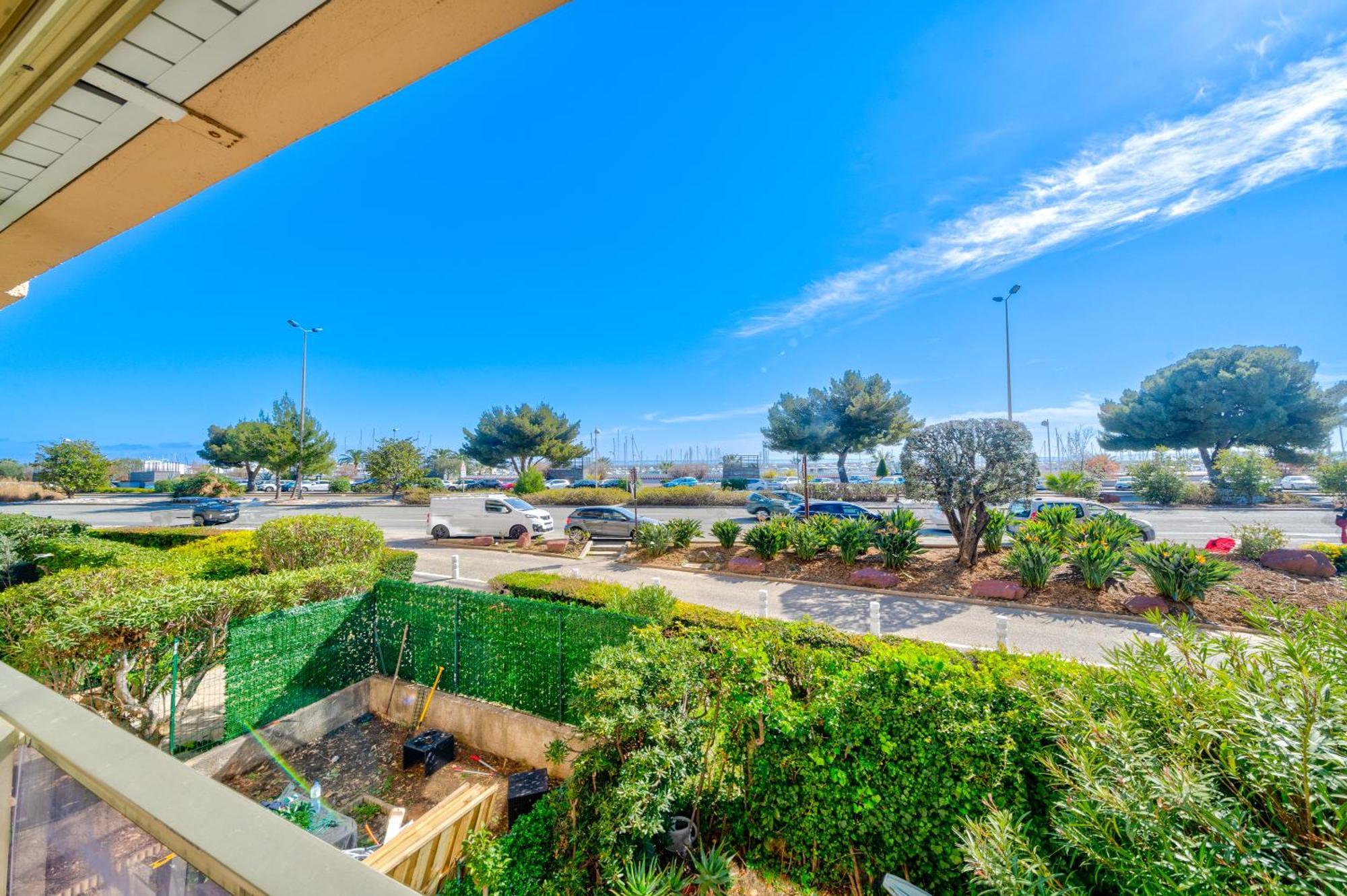 Magnifique 2 Pieces Vue Mer - Parking Proche Plage Saint-Laurent-du-Var Luaran gambar
